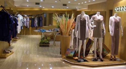 朗天女装店铺展示