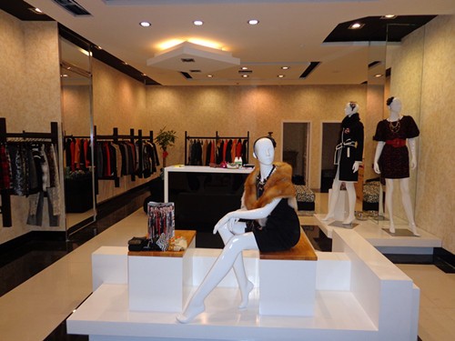 TRYMEBYMOON女装店铺展示