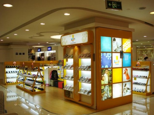 四季熊鞋帽店铺展示