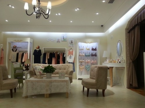 38周女装店铺展示