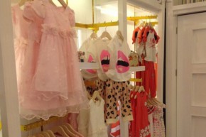 宝贝丫榜样童装店铺