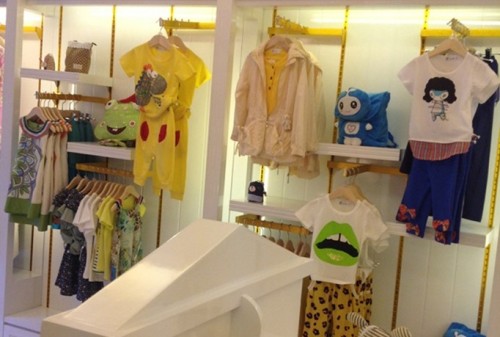 宝贝丫榜样童装店铺展示