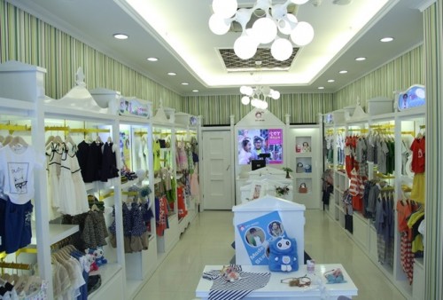 宝贝丫榜样童装店铺展示