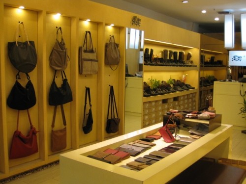 素人手工制作皮革店铺展示