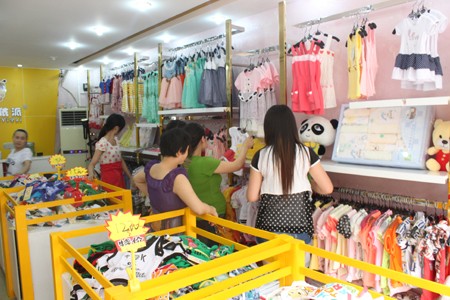 e童依派童装店铺形象