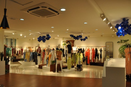 异牌女装店铺展示