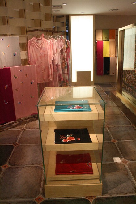 金台绣内衣店铺展示