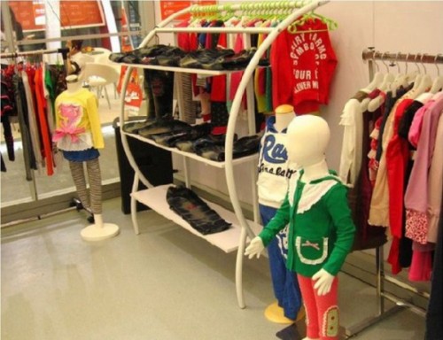 巴拉兔童装店铺形象