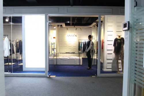 ANTIES女装店铺展示