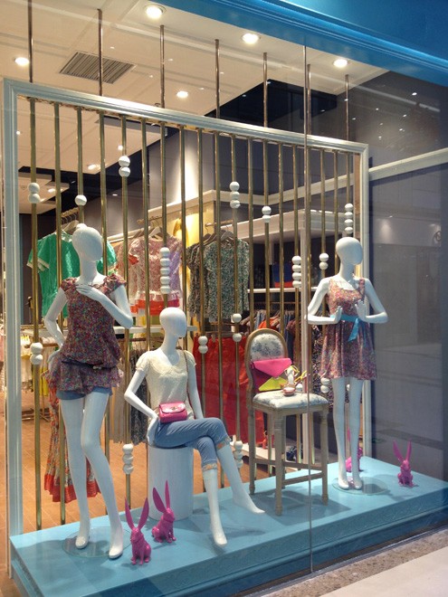 洛可可女装店铺展示
