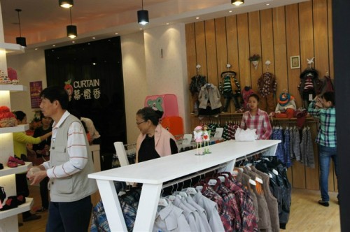 幕橙香童装店铺展示