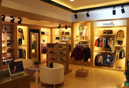 T100baby童装店铺展示