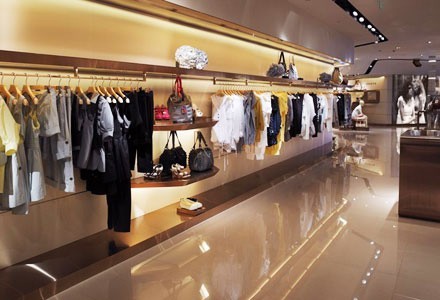 欧斯语女装店铺展示