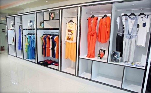 艾诺儿女装店铺形象