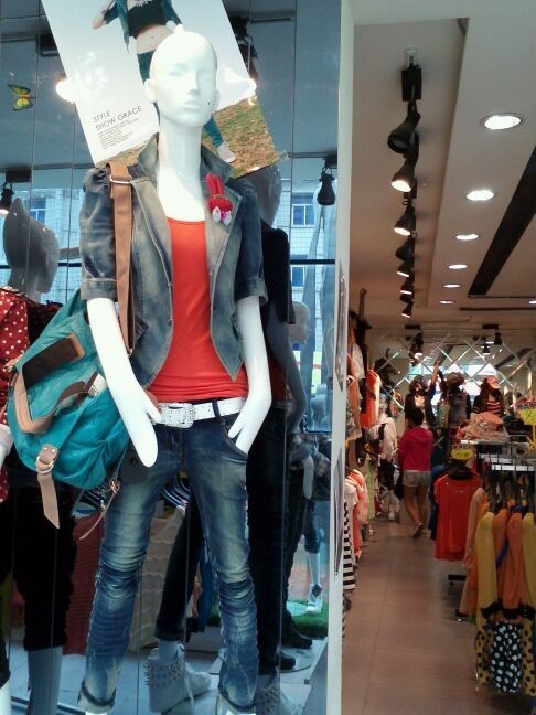 美丽不打烊女装店铺展示