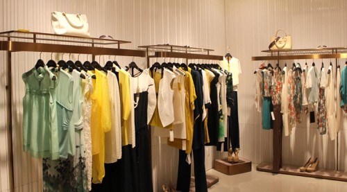 茜纳女装店铺展示
