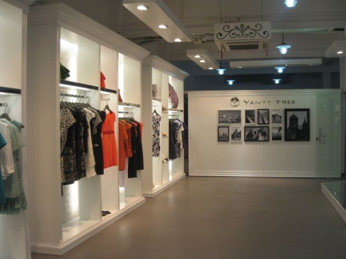 曾凤飞女装店铺展示