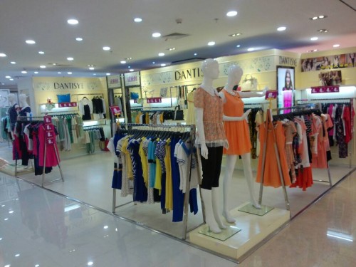 丹缇施女装店铺展示
