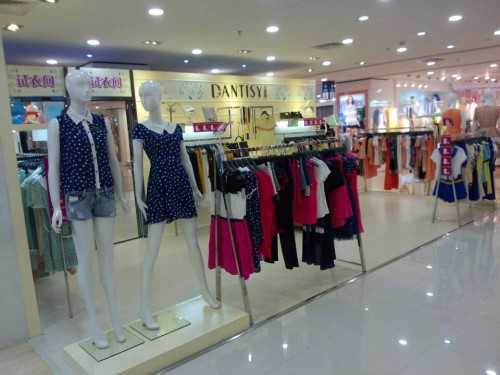 丹缇施女装店铺展示