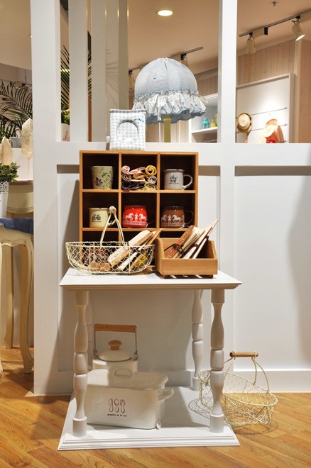 VIVIdion女装店铺形象