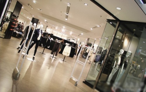 丹比奴女装店铺展示