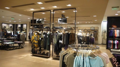 丹比奴女装店铺展示