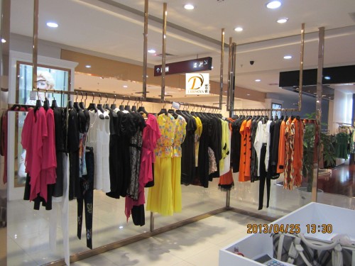 丽登雅女装店铺形象