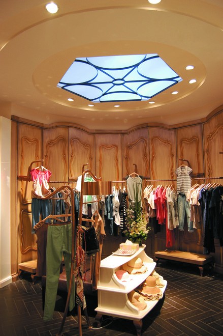 欧珂女装店铺展示