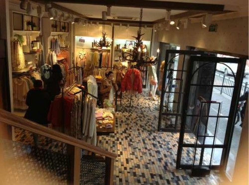 乐町女装店铺展示