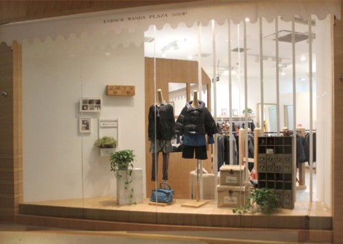 伊思君凯女装店铺展示