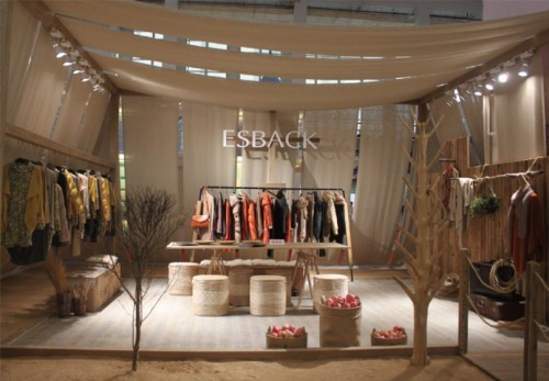 伊思君凯女装店铺形象