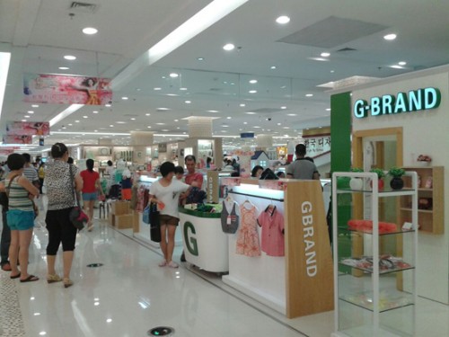 金尚童装店铺形象