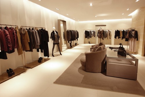 粉蓝衣橱女装店铺形象