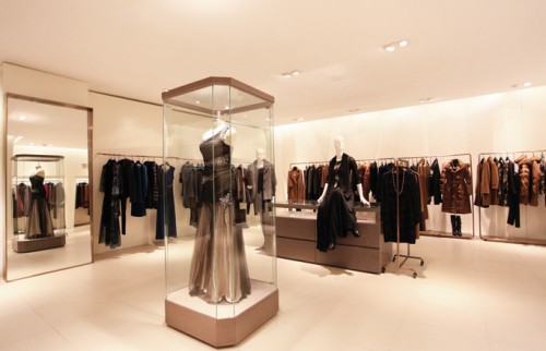 粉蓝衣橱女装店铺形象