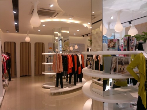 似水年华女装店铺展示