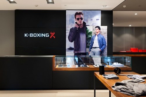 k男装店铺展示