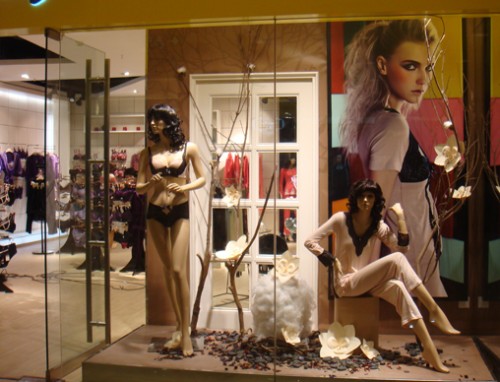 立美力内衣店铺形象