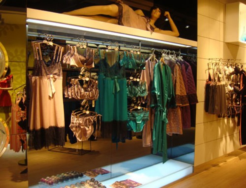 立美力内衣店铺形象