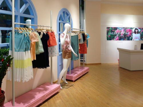 系恋女装店铺展示