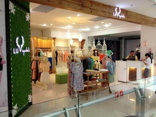 LUV女装店铺展示