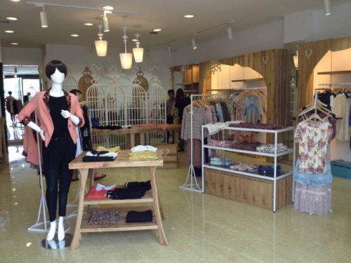 LUV女装店铺形象