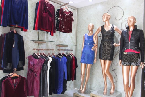 黛恩女装店铺形象