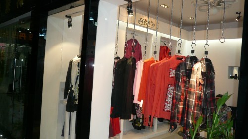 阿衣米兰女装店铺展示