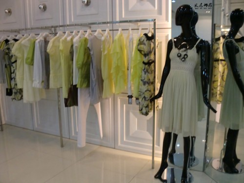 贝尼娜菲女装店铺展示