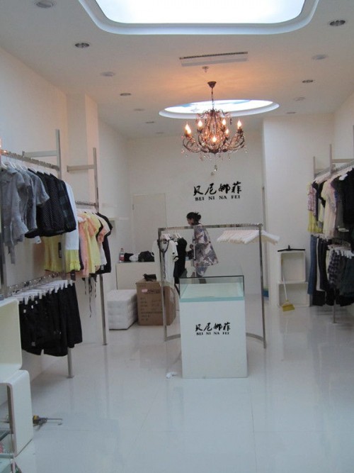 贝尼娜菲女装店铺展示