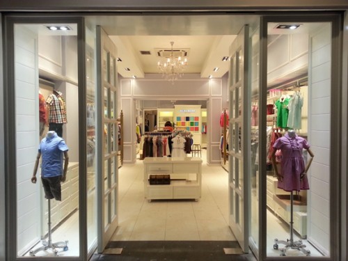 邦尼熊童装店铺展示