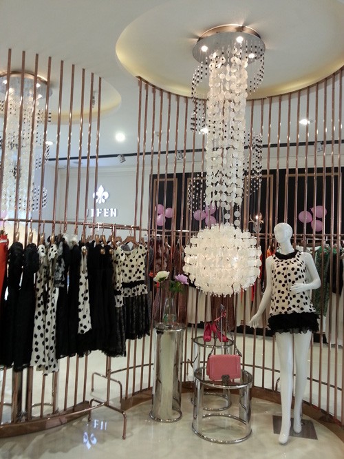 姬芬女装店铺展示