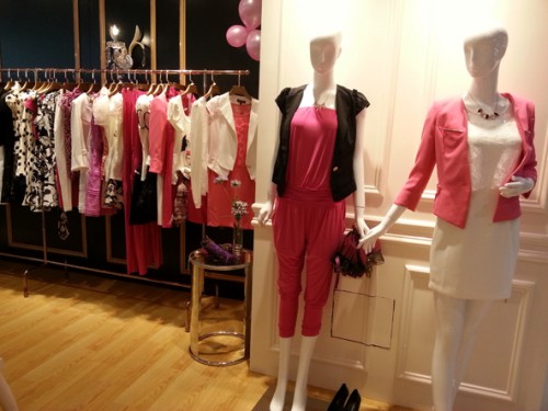 姬芬女装店铺展示