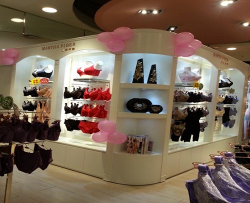 玛莎•纤婷内衣店铺展示