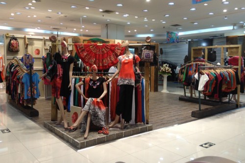 指间沙女装店铺形象